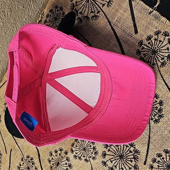 Minnie Mouse hot pink cap with ear & polka-dots bow in gently worn condition - Picture 3 of 6